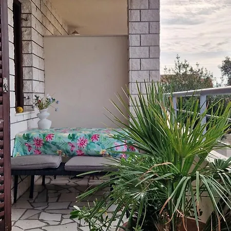 Lucija-klara Brodarica (Sibenik-Knin)