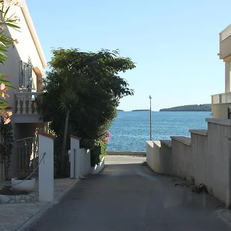 Lucija-klara Brodarica (Sibenik-Knin)